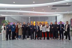 热烈欢迎新疆喀什人社局一行领导莅临三亿（中国）官方在线登录集团指导