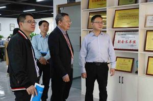 热烈欢迎市政府秘书长林兢一行莅临三亿（中国）官方在线登录集团广西公司考察指导